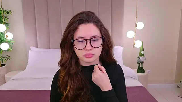 milaleoneli online show from January 10, 1:31 pm