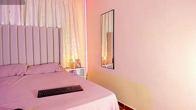 Aliison Smith online show from January 23, 1:51 am