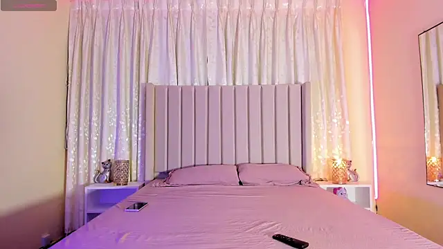 Aliison Smith online show from January 25, 3:19 am