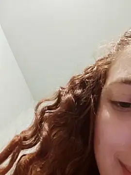 Sweetxxxmoore online show from March 18, 11:20 pm