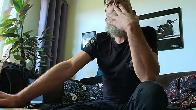 Kingsscepter online show from April 14, 3:29 pm