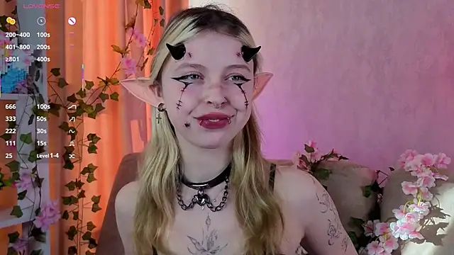 HildaEvatt online show from September 18, 4:14 am