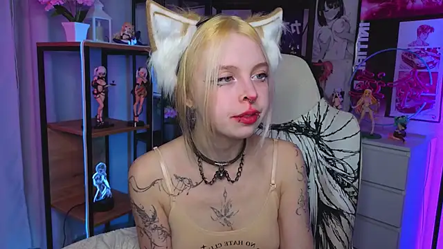 HildaEvatt online show from October 1, 4:07 am