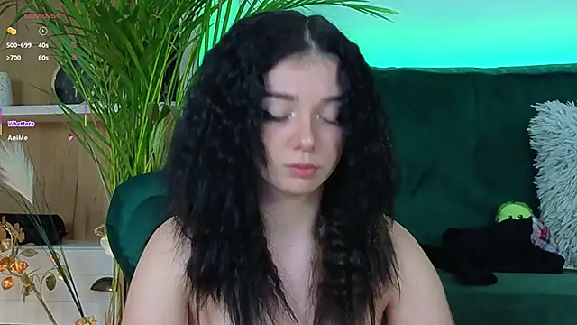 Snapshot of AveryWillow chatting on October 19, 2:56 am AveryWillow online show from October 19, 2:56 am