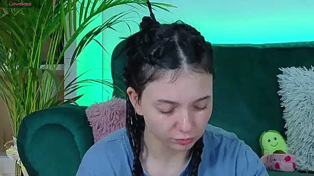 Snapshot of AveryWillow chatting on October 21, 2:56 am AveryWillow online show from October 21, 2:56 am