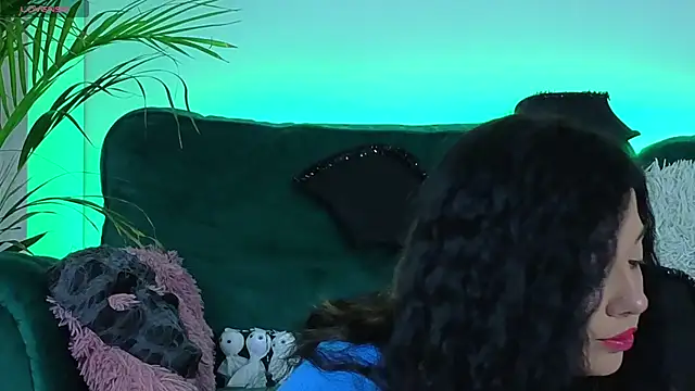 Snapshot of AveryWillow chatting on October 25, 3:14 am AveryWillow online show from October 25, 3:14 am