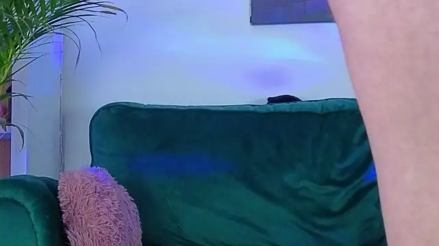 AveryWillow online show from February 25, 11:14 pm