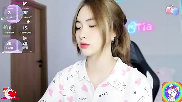 CelestiaWang online show from September 23, 1:14 pm