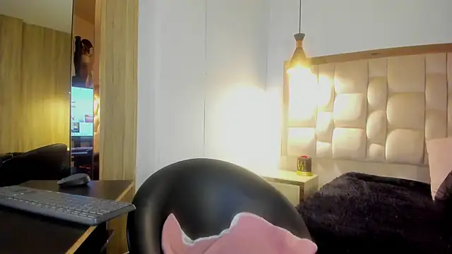 Selenecollins online show from November 11, 12:49 pm