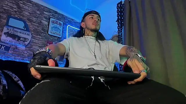 the beast master  online show from March 5, 12:11 pm