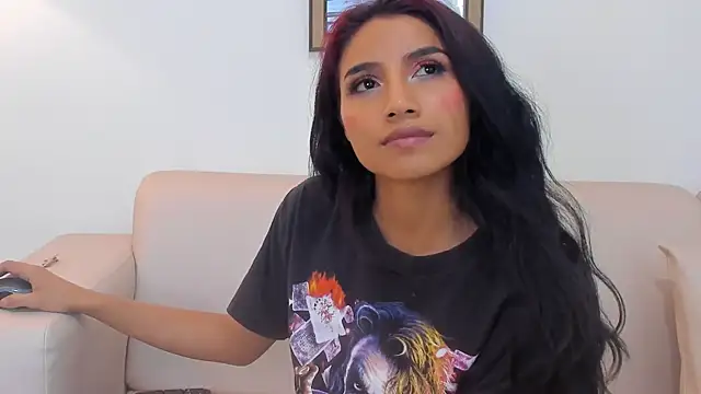 naomiii   online show from December 28, 2:43 am