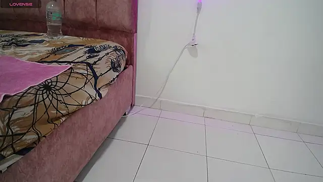 AMBER LOVE22 online show from December 14, 7:03 pm