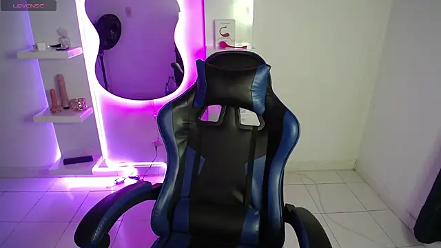 AMBER LOVE22 online show from October 4, 7:12 pm