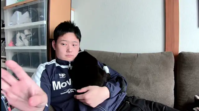 Snapshot of tuki_fu chatting on March 8, 5:38 am tuki fu online show from March 8, 5:38 am