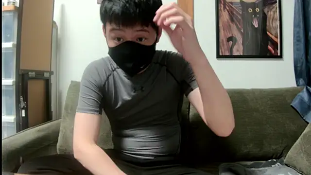 Snapshot of tuki_fu chatting on March 8, 11:37 am tuki fu online show from March 8, 11:37 am