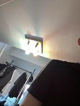 Snapshot of tuki_fu chatting on November 14, 5:17 am tuki fu online show from November 14, 5:17 am