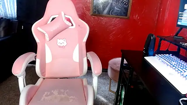 Snapshot of daddy_girl88 chatting on April 1, 5:54 pm daddy girl88 online show from April 1, 5:54 pm