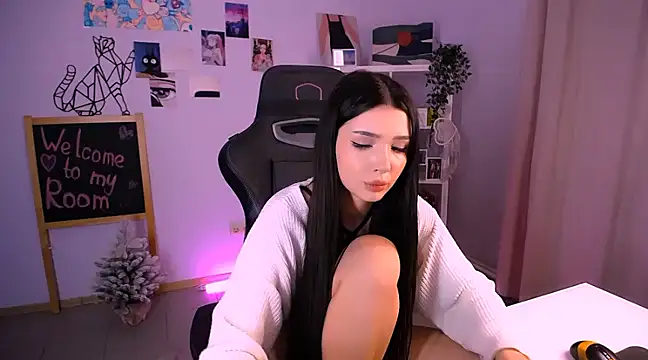 EmmaKeam online show from December 18, 1:23 pm