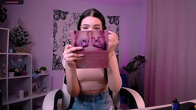 EmmaKeam online show from January 19, 2:47 am