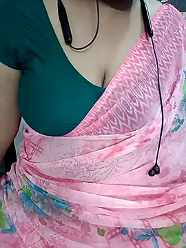 Snapshot of Yours_Radika chatting on December 27, 1:39 pm Yours Radika online show from December 27, 1:39 pm