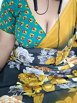 Snapshot of Yours_Radika chatting on January 31, 1:56 pm Yours Radika online show from January 31, 1:56 pm