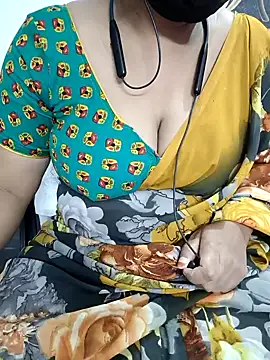 Snapshot of Yours_Radika chatting on February 5, 3:52 pm Yours Radika online show from February 5, 3:52 pm