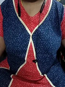 Snapshot of Yours_Radika chatting on February 14, 6:34 am Yours Radika online show from February 14, 6:34 am