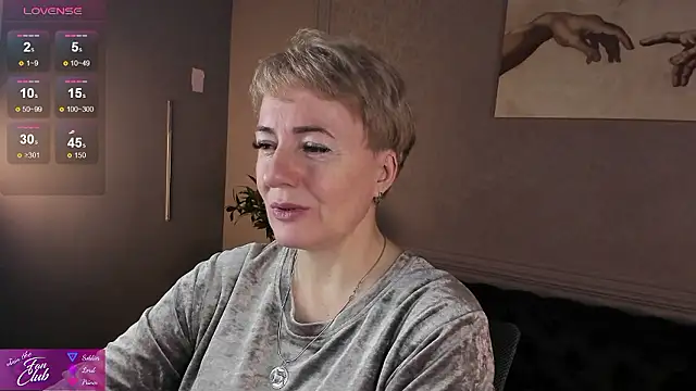 Snapshot of Nika_Smit chatting on December 7, 5:15 am Nika Smit online show from December 7, 5:15 am