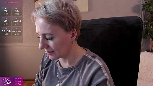 Snapshot of Nika_Smit chatting on December 14, 11:39 am Nika Smit online show from December 14, 11:39 am