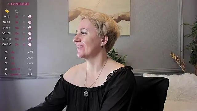 Snapshot of Nika_Smit chatting on December 24, 12:11 pm Nika Smit online show from December 24, 12:11 pm