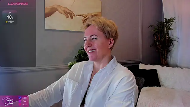 Snapshot of Nika_Smit chatting on January 17, 1:03 pm Nika Smit online show from January 17, 1:03 pm