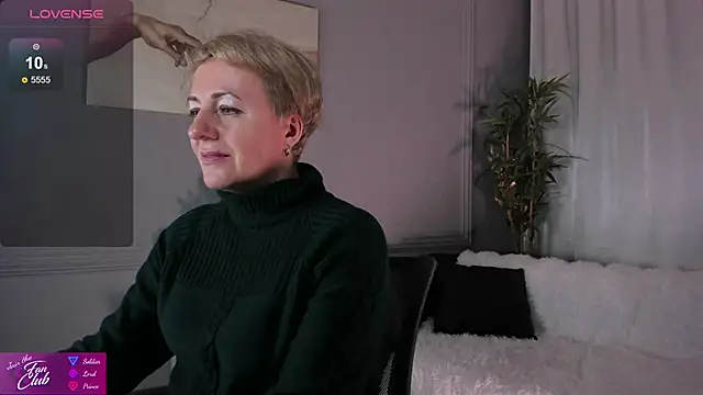 Snapshot of Nika_Smit chatting on January 25, 5:07 am Nika Smit online show from January 25, 5:07 am