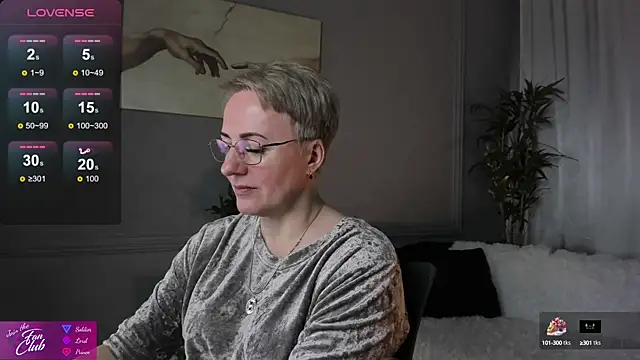 Snapshot of Nika_Smit chatting on February 16, 8:43 am Nika Smit online show from February 16, 8:43 am