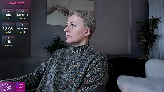 Snapshot of Nika_Smit chatting on February 22, 5:12 am Nika Smit online show from February 22, 5:12 am