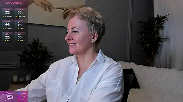 Snapshot of Nika_Smit chatting on March 1, 8:34 am Nika Smit online show from March 1, 8:34 am