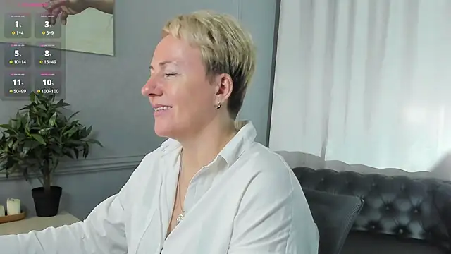 Snapshot of Nika_Smit chatting on September 12, 9:09 am Nika Smit online show from September 12, 9:09 am