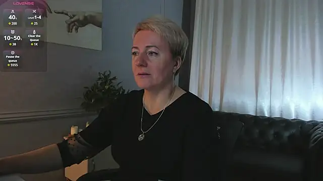 Snapshot of Nika_Smit chatting on October 4, 5:16 am Nika Smit online show from October 4, 5:16 am