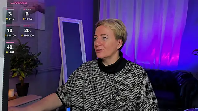 Snapshot of Nika_Smit chatting on November 9, 5:06 am Nika Smit online show from November 9, 5:06 am