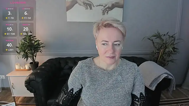 Snapshot of Nika_Smit chatting on November 16, 5:13 am Nika Smit online show from November 16, 5:13 am