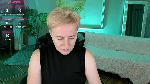 Snapshot of Nika_Smit chatting on November 21, 8:57 am Nika Smit online show from November 21, 8:57 am