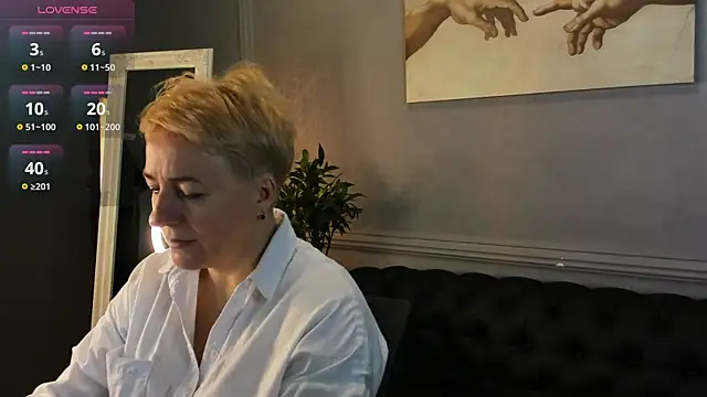 Snapshot of Nika_Smit chatting on November 23, 5:51 am Nika Smit online show from November 23, 5:51 am