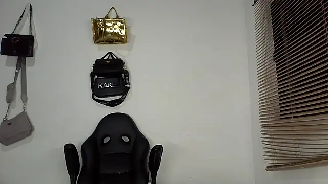 bigcrisblack online show from September 28, 12:27 am