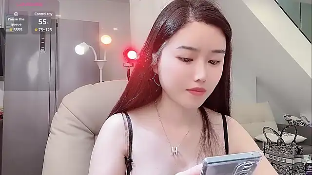 Snapshot of yoyo520- chatting on March 14, 3:04 am yoyo520- online show from March 14, 3:04 am