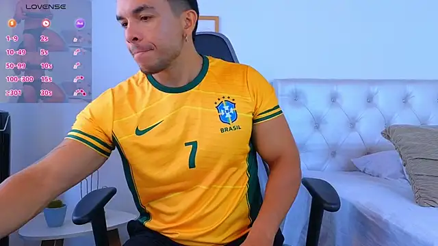 estebandelouis online show from March 30, 2:40 pm