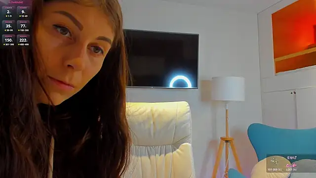 Snapshot of Hailey_Green chatting on April 19, 9:17 pm Hailey Green online show from April 19, 9:17 pm