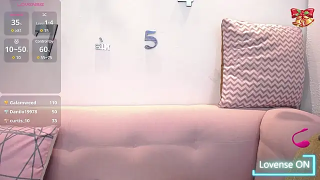 Snapshot of 1Sloppy_Fox4 chatting on December 18, 10:51 am 1Sloppy Fox4 online show from December 18, 10:51 am