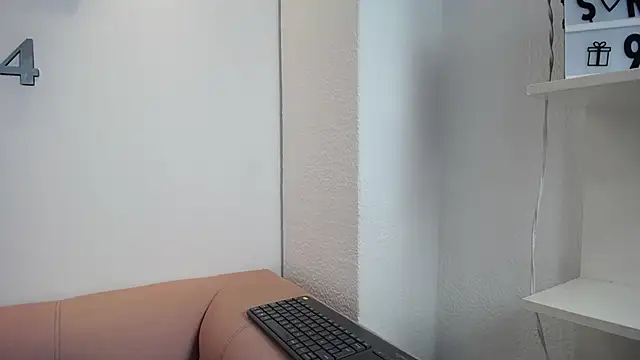 1Sloppy Fox4 online show from December 15, 5:01 am