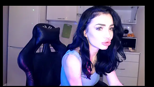 NancyLovee  online show from December 10, 1:22 am