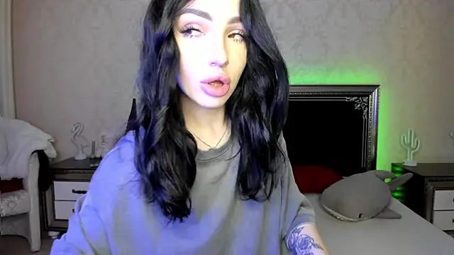 NancyLovee  online show from March 15, 6:10 pm