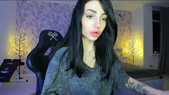 NancyLovee  online show from December 21, 4:19 am